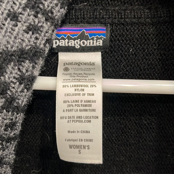 ✨Patagonia ✨ Cozy women’s open sweater with geometric Aztec pattern ✨ 💯% WooL - Picture 2 of 3